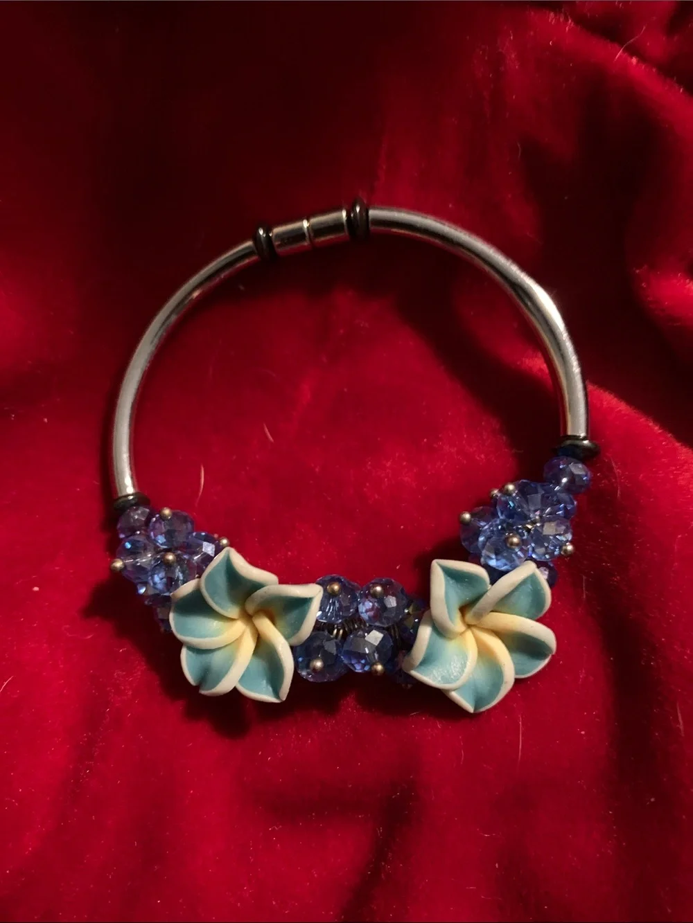 Blue Floral Bead Bracelet with faceted crystal bead Accents